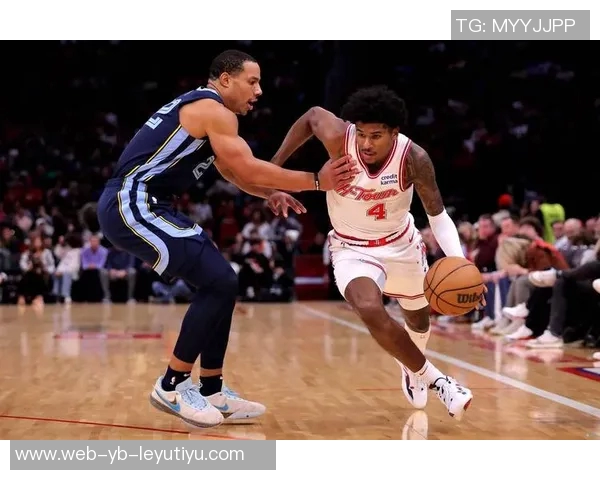 布克赞杰伦格林潜力无限称其进攻风格极具侵略性 布克赞杰伦格林潜力无限称其进攻风格极具侵略性