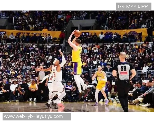 湖人季前赛首战对阵太阳詹姆斯斯玛特克莱伯阿杜因伤缺席引发关注